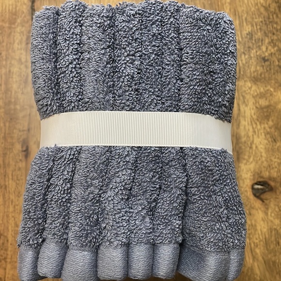 NWT Hand Towels and Wash cloths Set - Picture 6 of 7